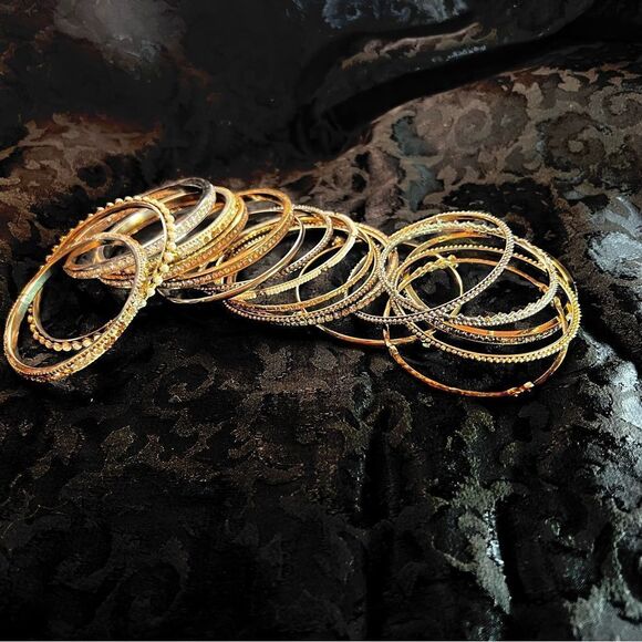 An Armful of Sparkly, Shiny Bangles - Picture 1 of 8
